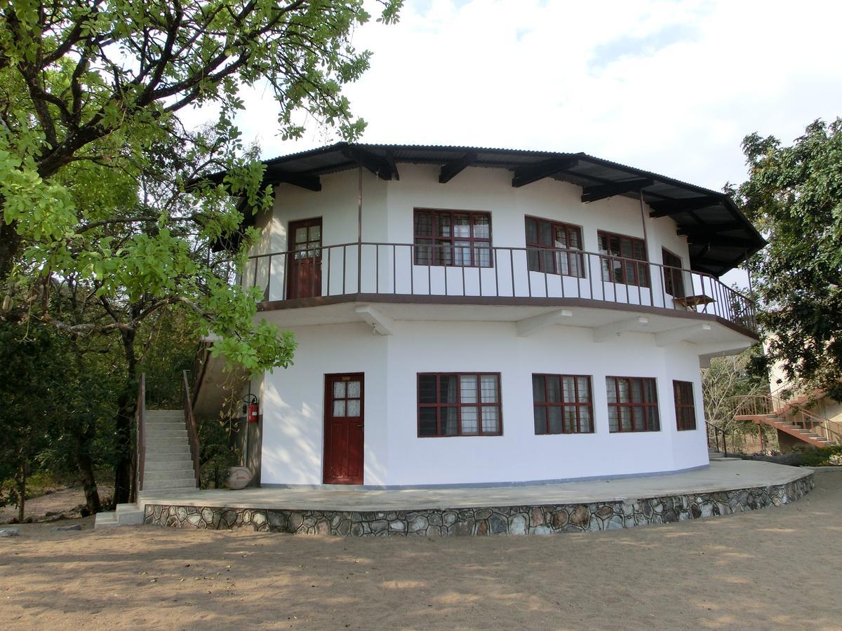 Matema Lake Shore Resort Exterior photo